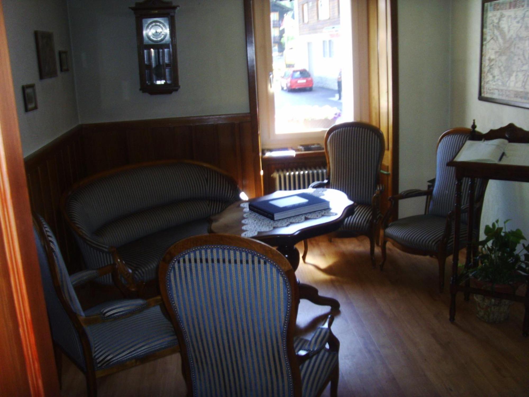 Hotel Furka Oberwald Exterior photo